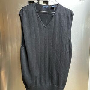 IZOD Men's Black Sweater Vest